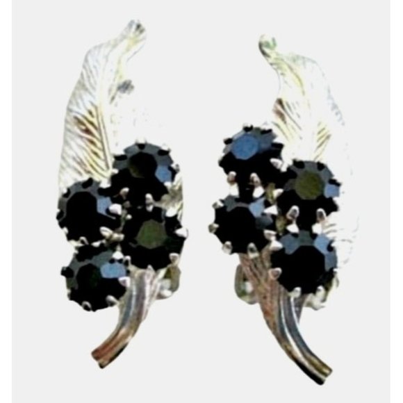 Vintage Clip 0n Earrings Silvertone Leaf Black Rhinestone Mid Century - Picture 1 of 3
